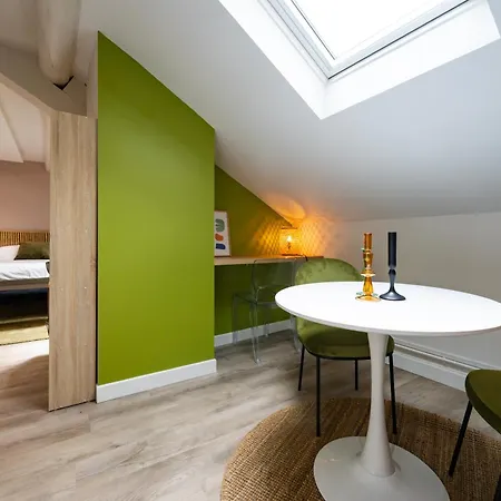 L'etape, Large And Warm Studio, Downtown Apartment